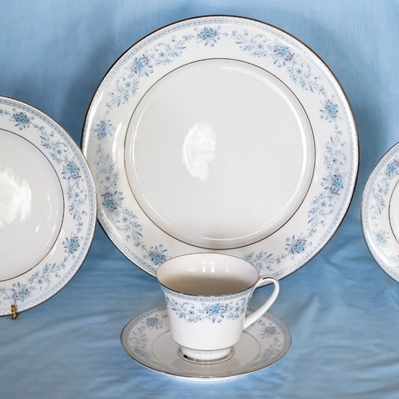 Settings For 6 Beautiful Noritake Blue Hill Pattern - Picture 12 of 16